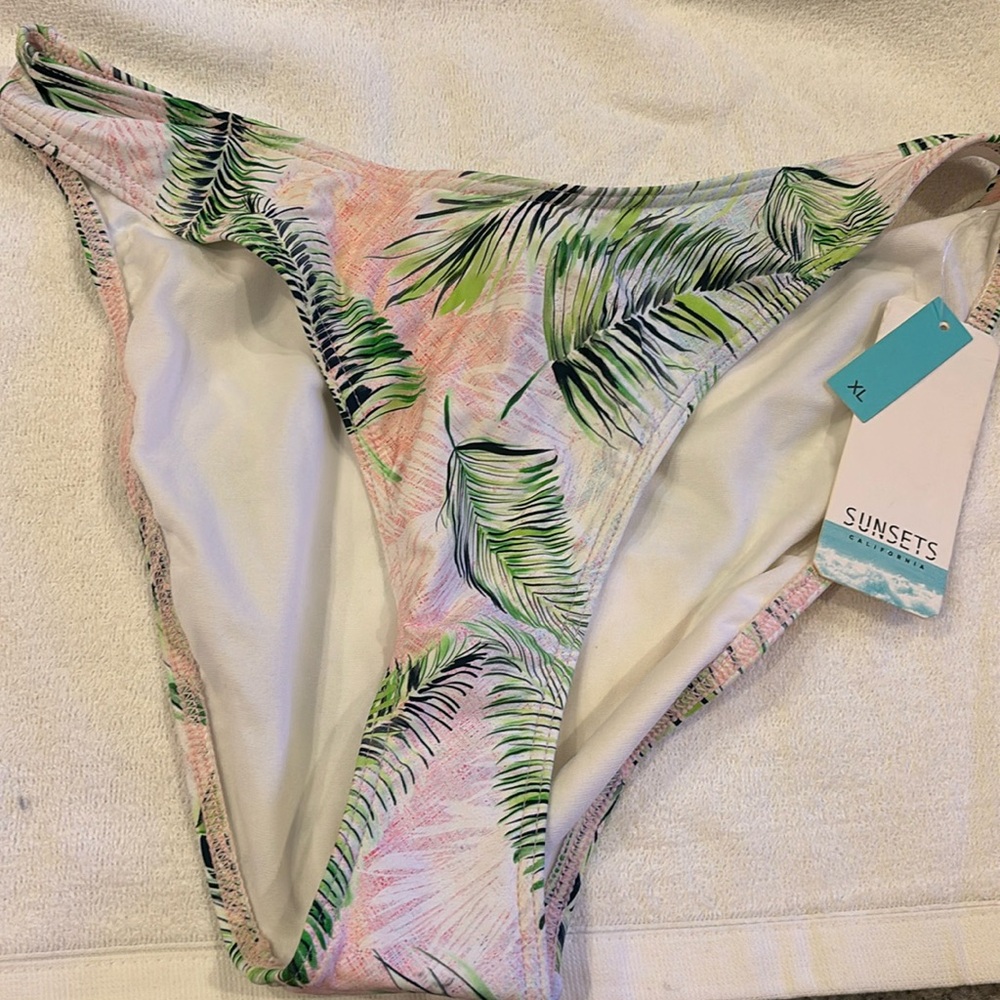 BNwT bikini bottoms size xl